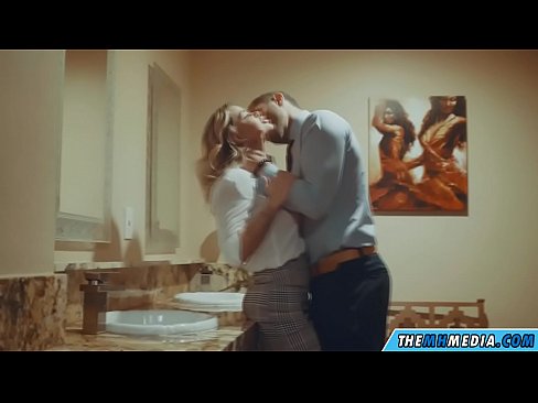 ❤️ Když vás na veřejných záchodcích svádí prsatá blondýna. ❤ Šukání u cs.tubsexercom.ru